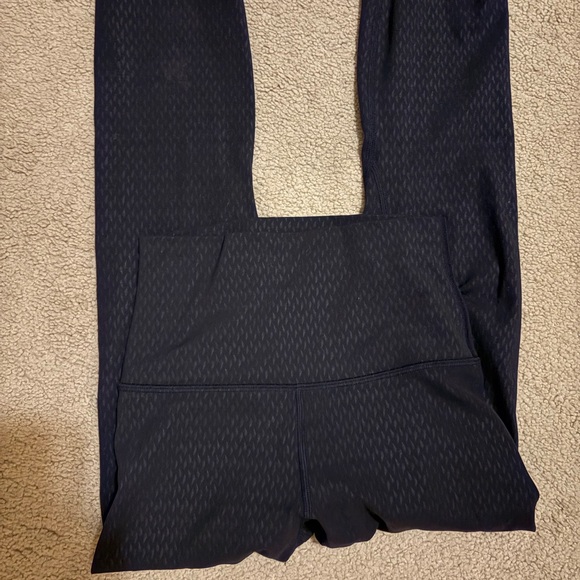Lululemon size 2 Align Crop *21" - Picture 2 of 3